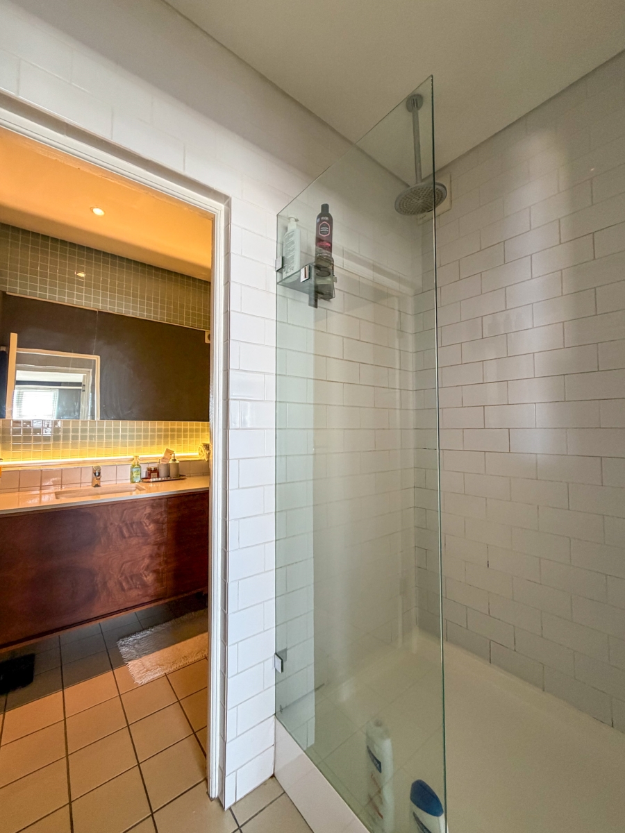 1 Bedroom Property for Sale in Oranjezicht Western Cape